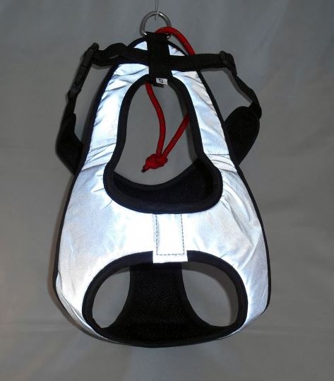 Flash Dog Harness with a fully reflective design - SnowPaw Store - Howling Dog Alaska - Dog Harness